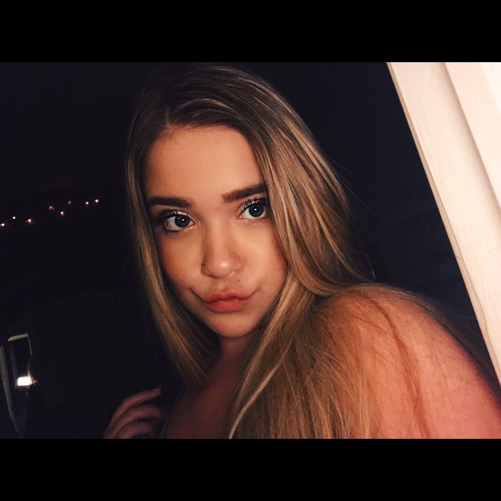 Meet your Posher, Olivia